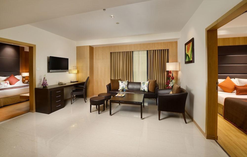 Svelte Hotel&Personal Suites New Delhi Buitenkant foto